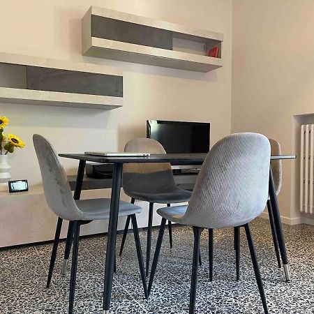 Lotus Home Eleganza E Accoglienza A Mantova Luaran gambar