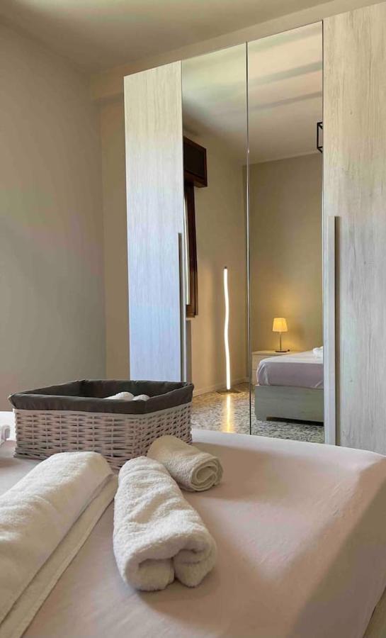 Lotus Home Eleganza E Accoglienza A Mantova Luaran gambar